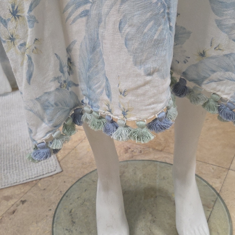 Lungo L'Arno brand women's linen dress features a blue and white tropical floral - Picture 2 of 7